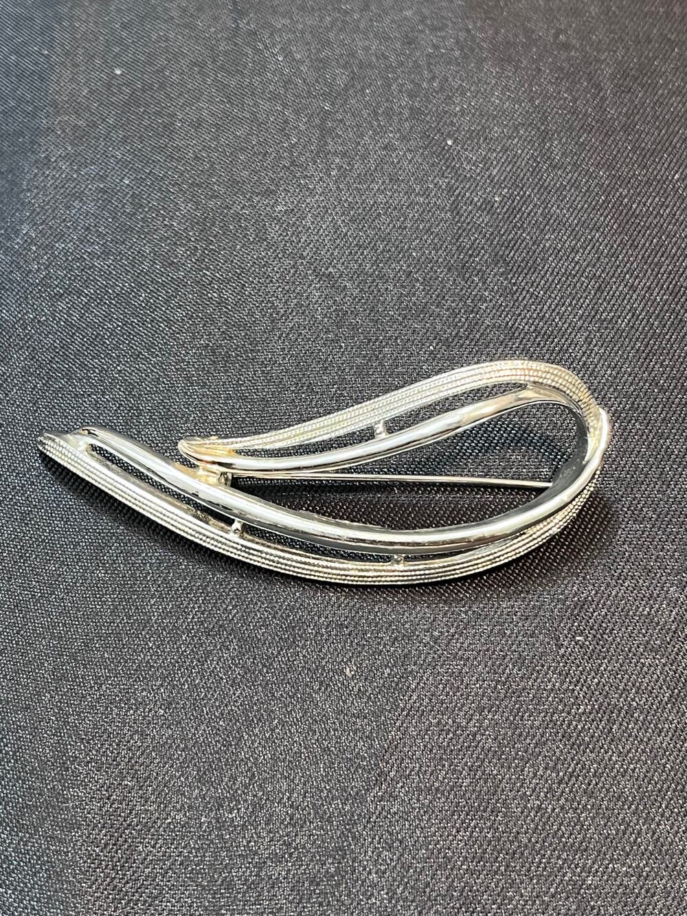 Vintage Sarah Coventry Silver Tone Modernist Brooch 2.5"